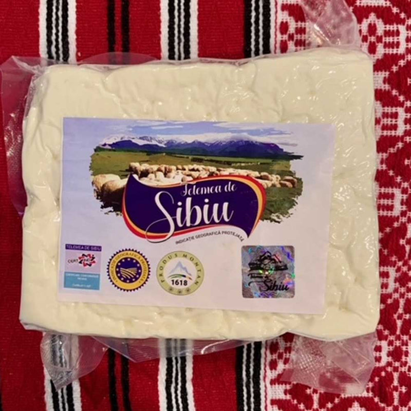 Telemea maturata de Sibiu din lapte de oaie
